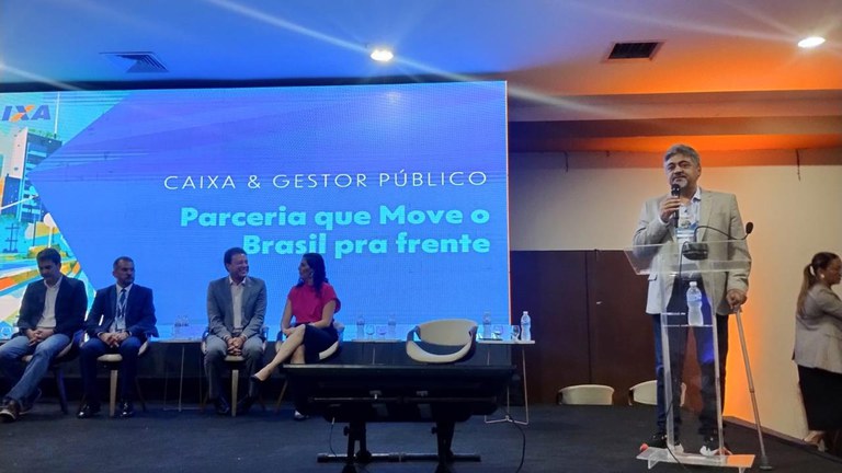 Gerente regional da SRI Ilário Marques realiza palestra em encontro regional no Maranhão.